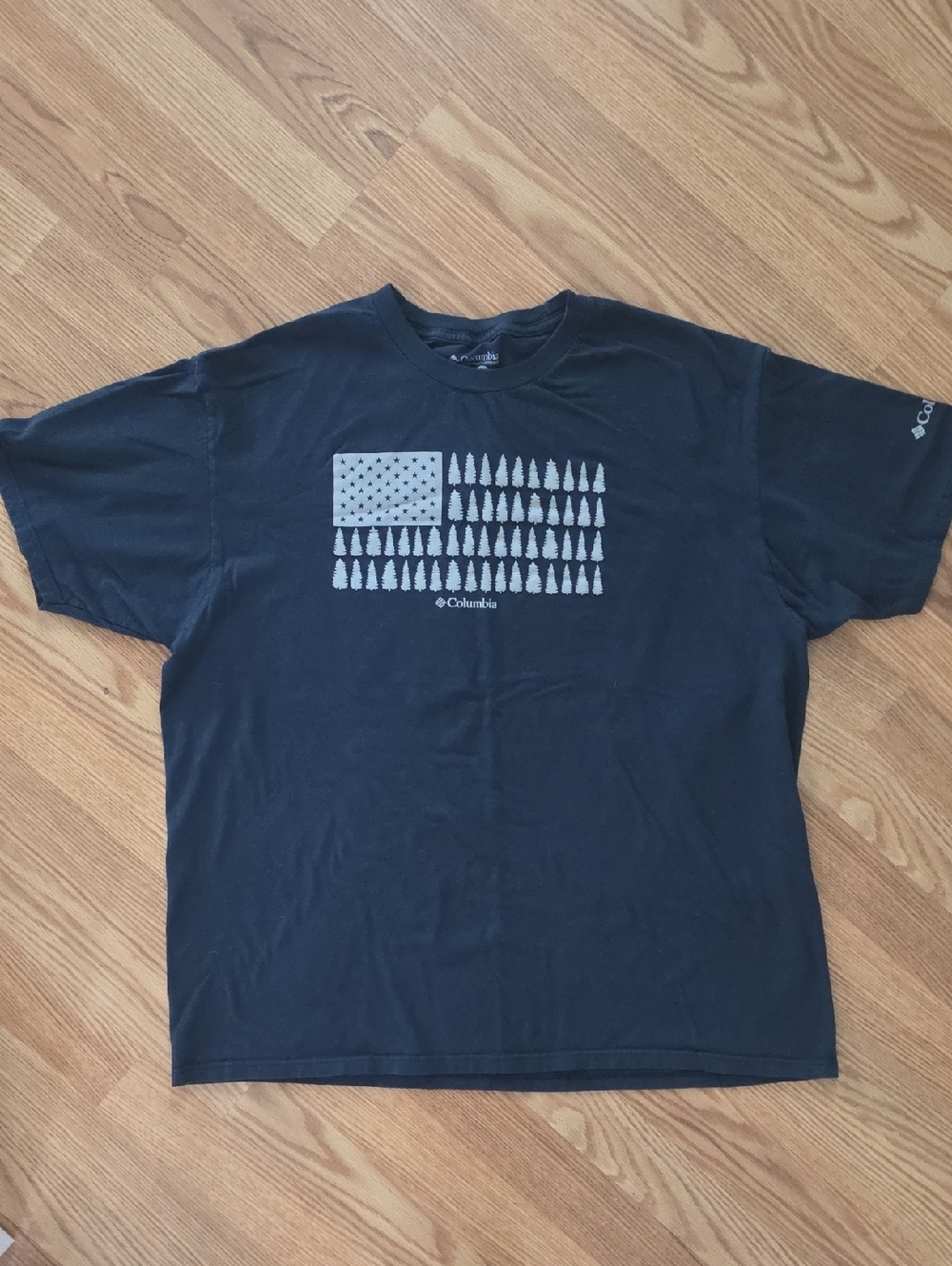 Columbia Dark Blue Short-Sleeve Tee with Flag Tree Graphic